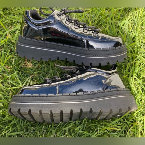 Skechers Women's Black Heritage Boot Size 10 Air Cooled Memory Foam Shoes - Picture 2 of 9